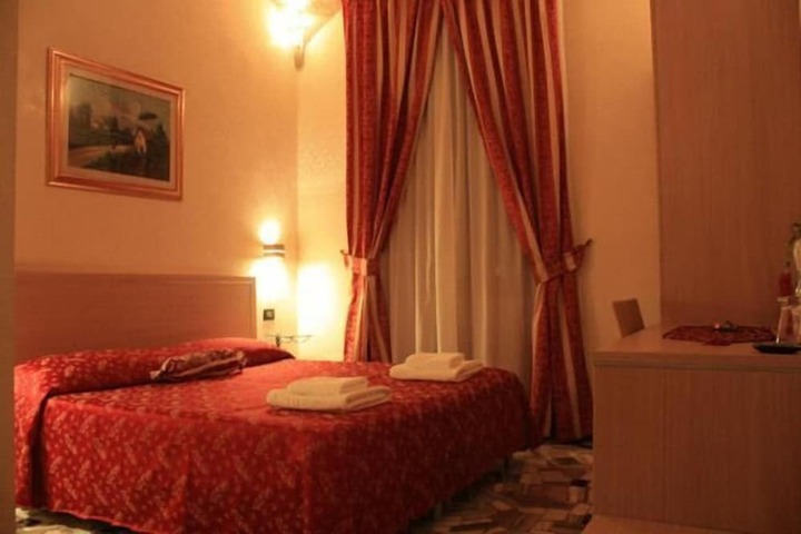 Room 18 of 53