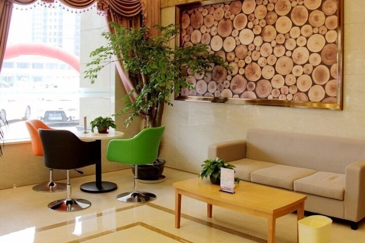 Hotel Interior 4 of 38