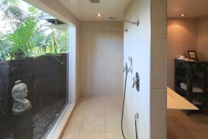 Room 3 of 32