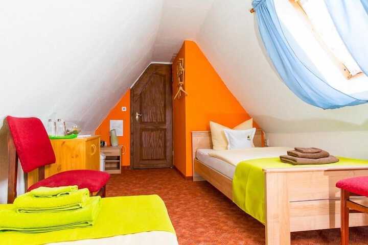 Room 6 of 48
