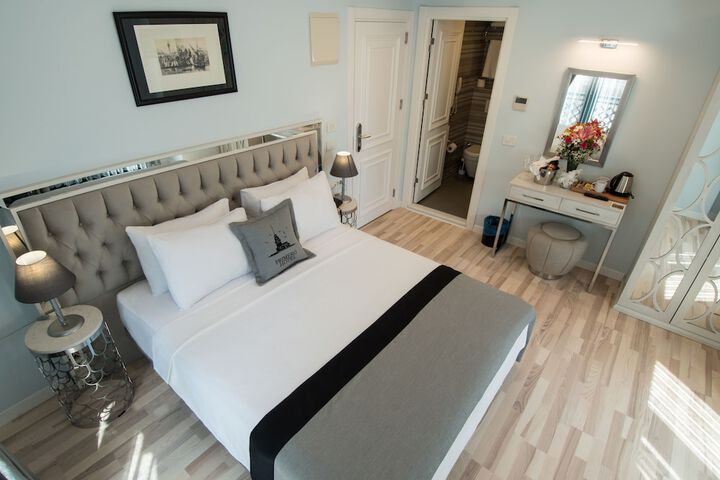Room 10 of 62