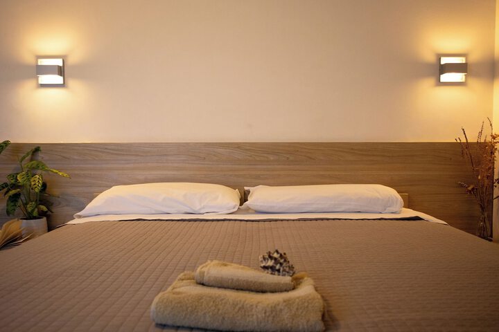 Room 15 of 25