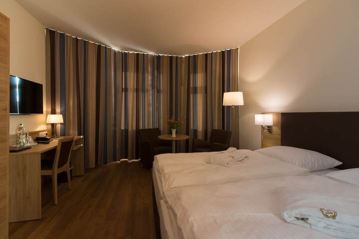 Room 4 of 39