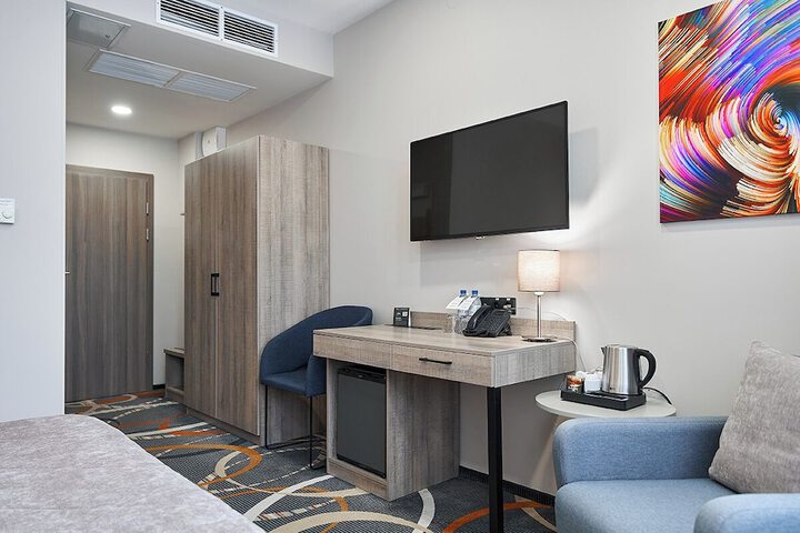 Room 27 of 124