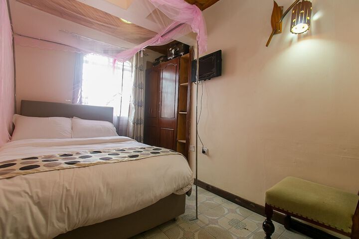 Room 65 of 163