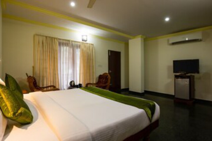 Room 13 of 43