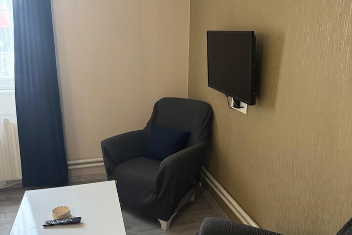 Room 8 of 49