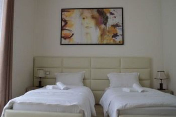 Room 33 of 52