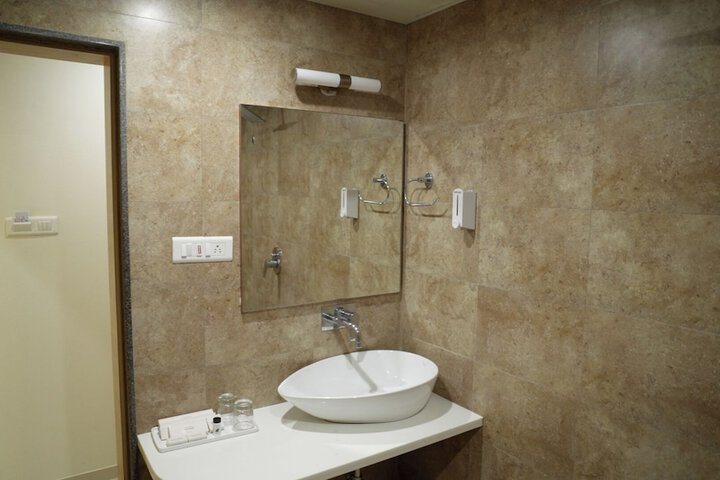 Room 35 of 87