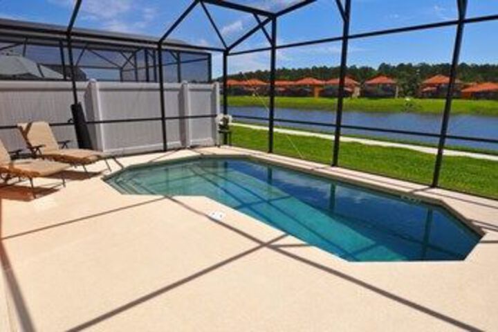 Pool 21 of 25
