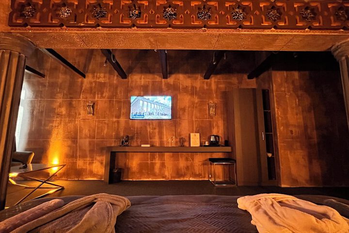 Room 42 of 71