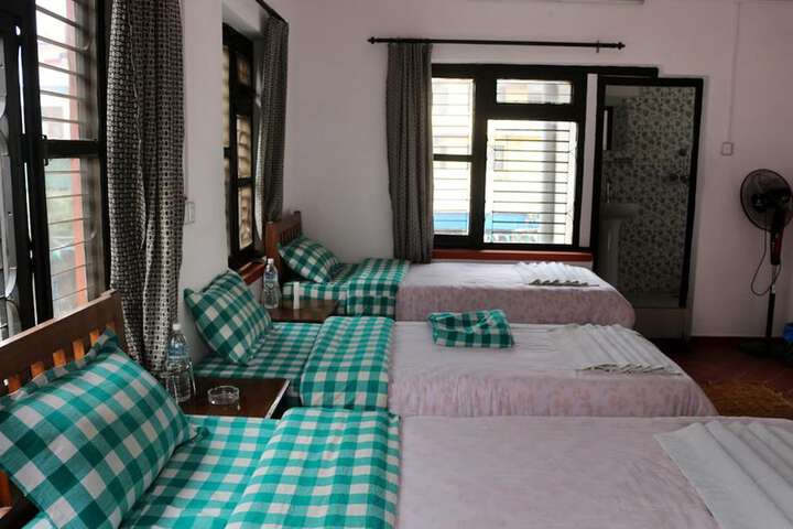 Room 7 of 8