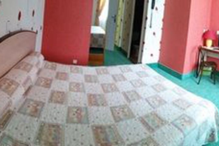 Room 10 of 46