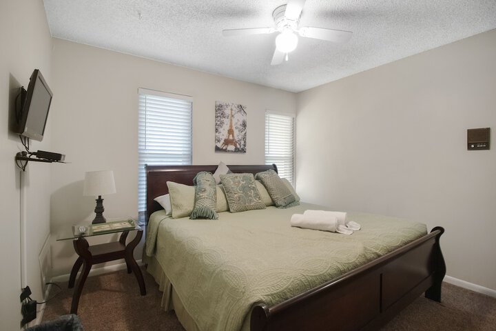 Room 4 of 22
