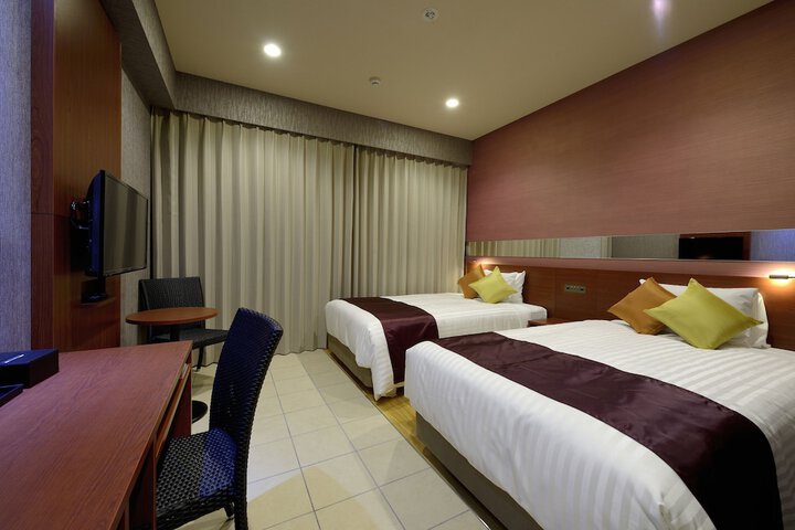 Room 28 of 171