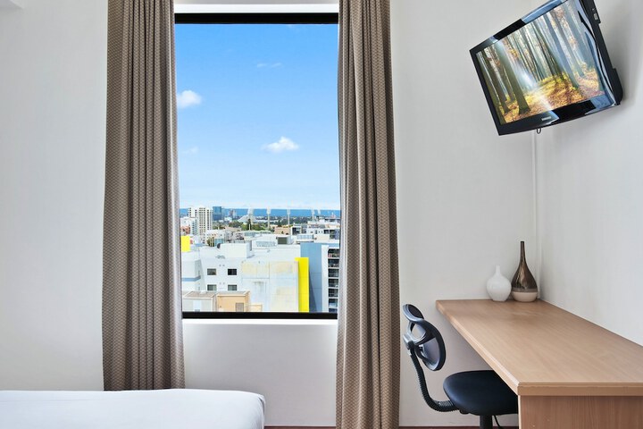 Room 17 of 120