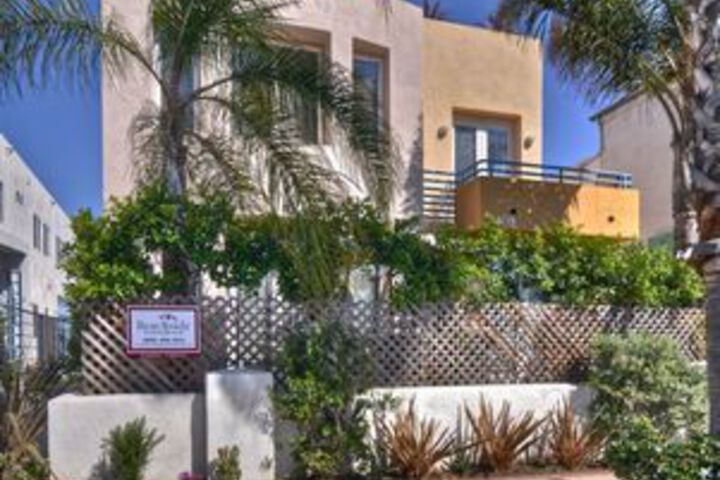 Image of Surfers Row by RedAwning