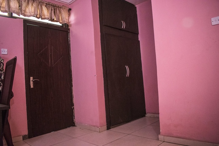 Room 27 of 89