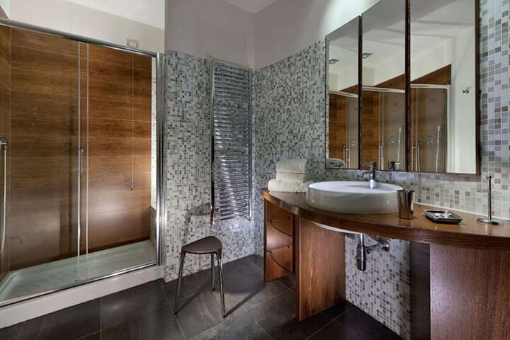 Room 17 of 42