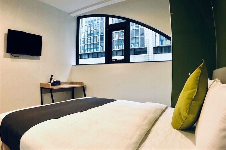 Room 5 of 15