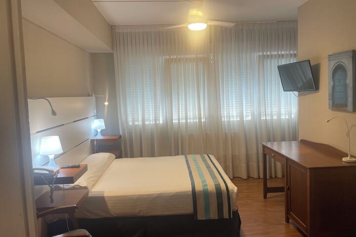 Room 13 of 40