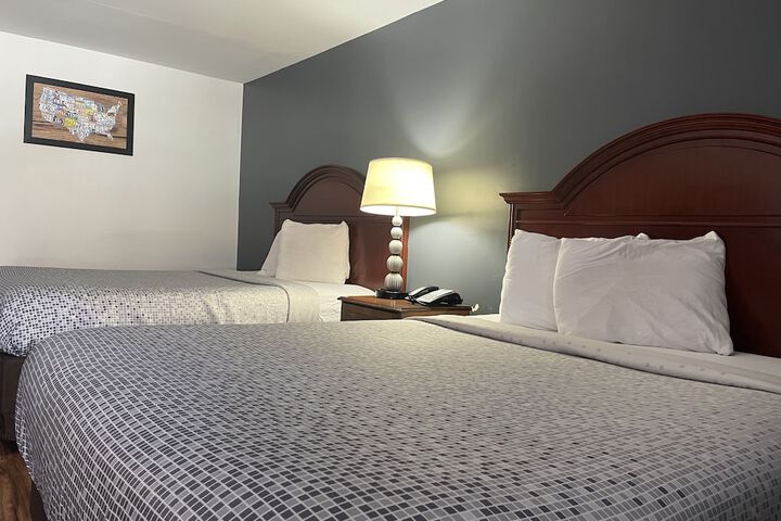 2 Double Beds (7 of 8)