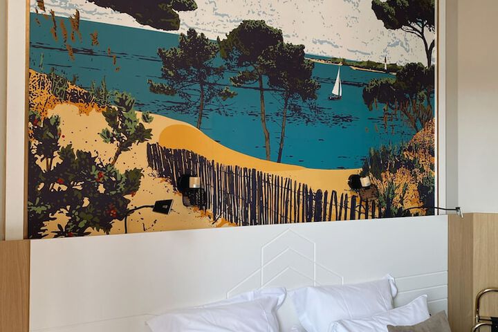 Room 17 of 48