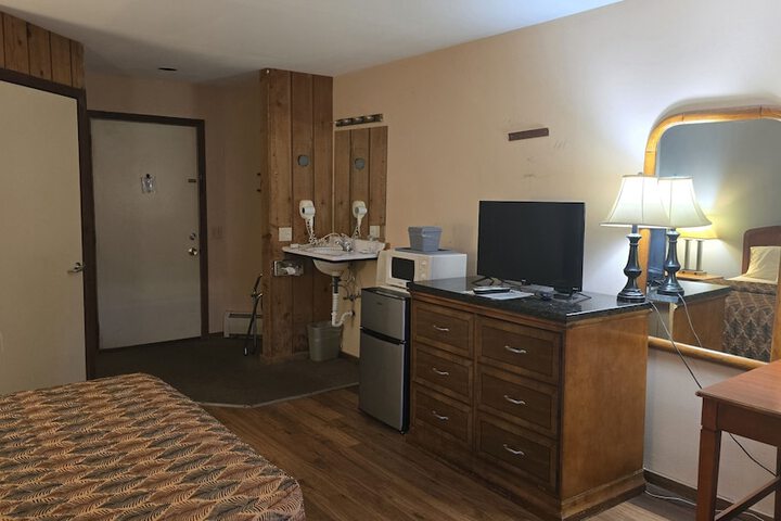 Room 12 of 34