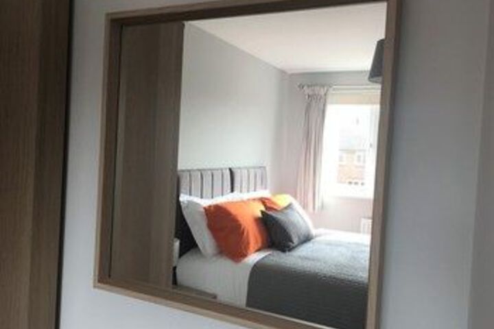 Room 10 of 27