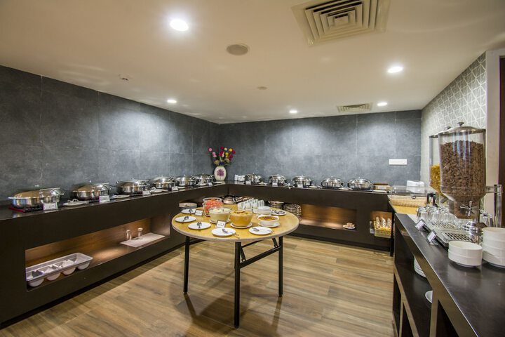 Dining 58 of 104