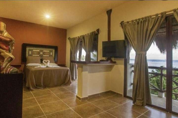 Room 2 of 31