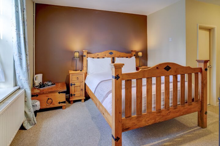Room 9 of 33
