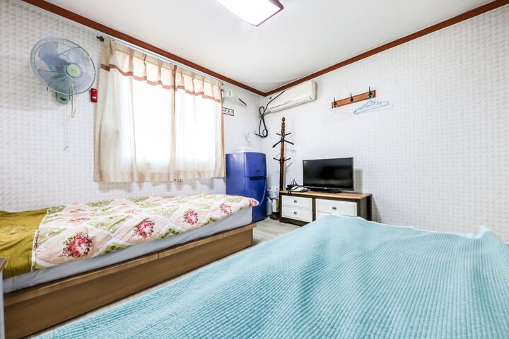 Room 18 of 18