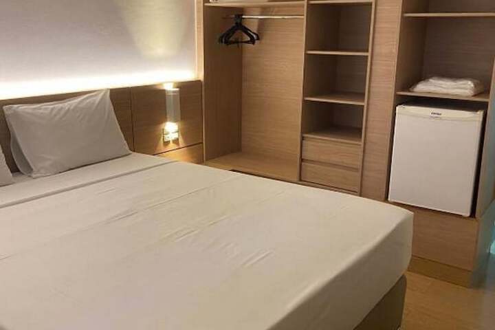 Room 6 of 36