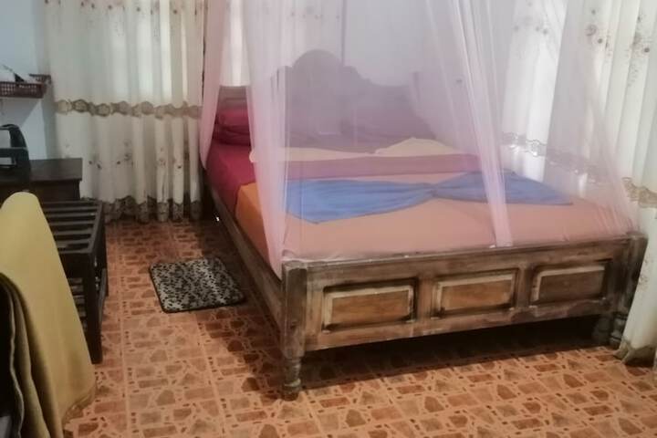 Room 11 of 20