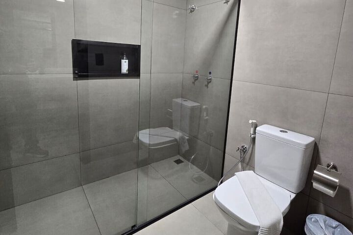 Room 9 of 12