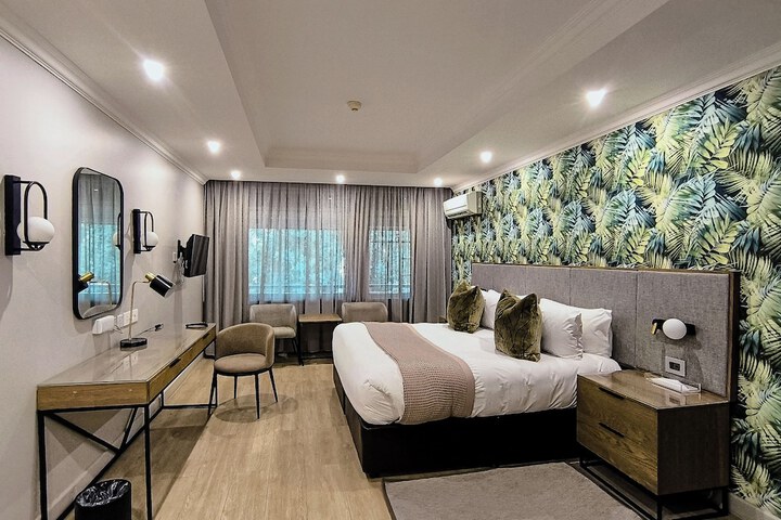 Room 30 of 100