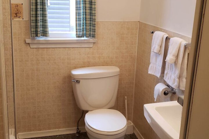 Room 159 of 215