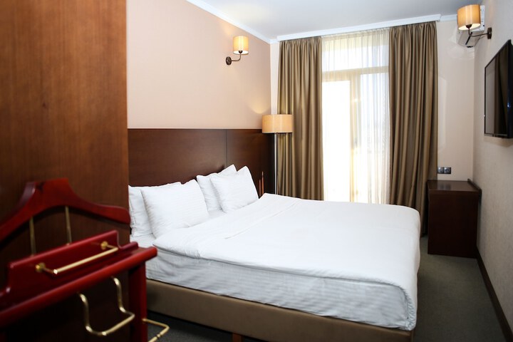 Room 48 of 104