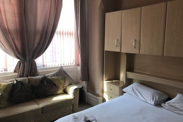 Room 5 of 22