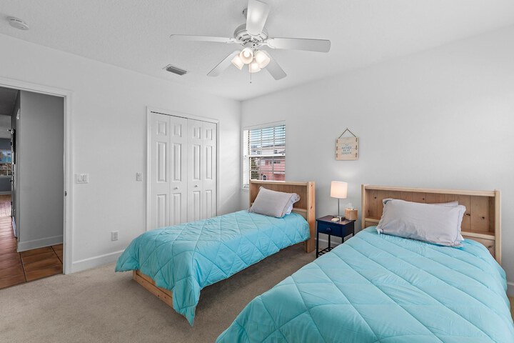 Room 13 of 73
