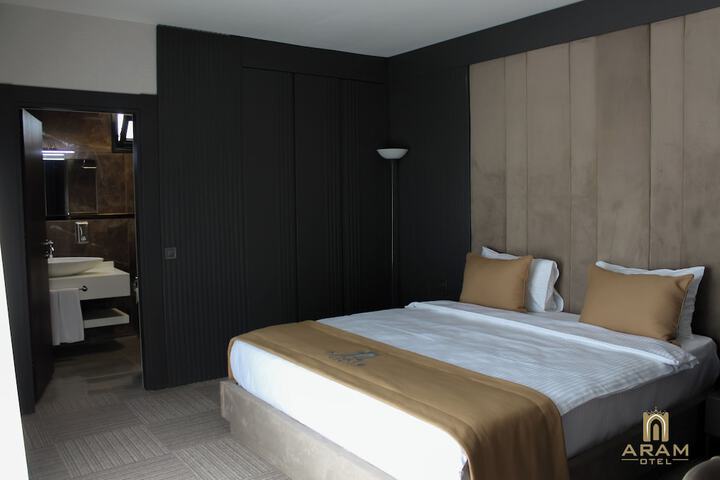 Room 11 of 27