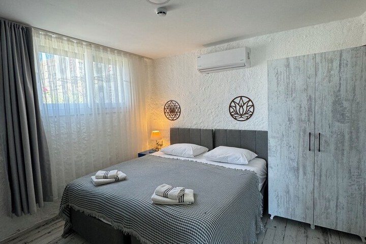 Room 5 of 45