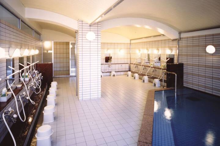 Room 8 of 17