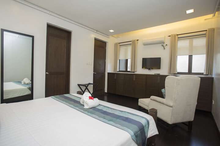 Room 7 of 74