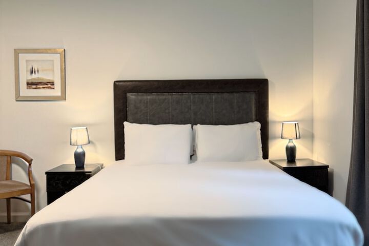 Room 8 of 27