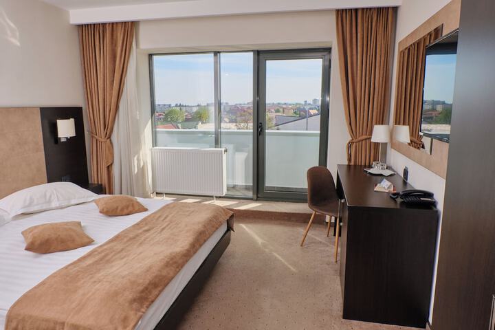 Room 25 of 60