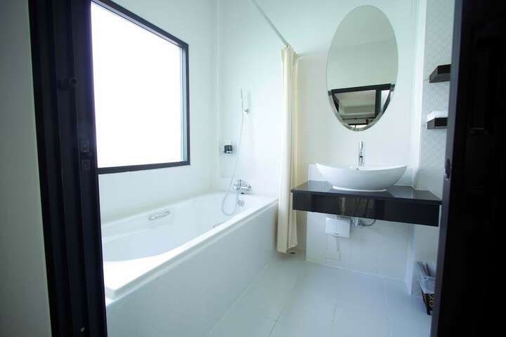 Room 32 of 53
