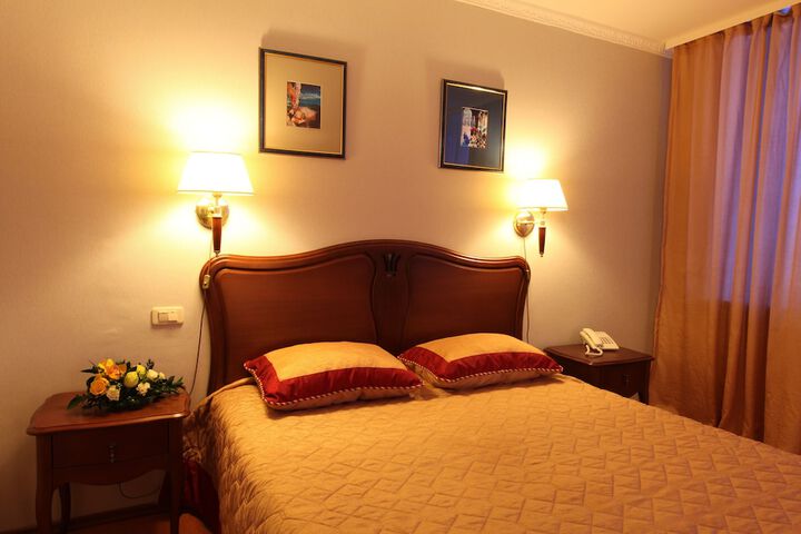 Room 10 of 52