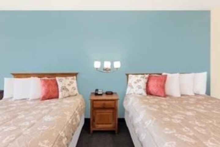 Room 106 of 128